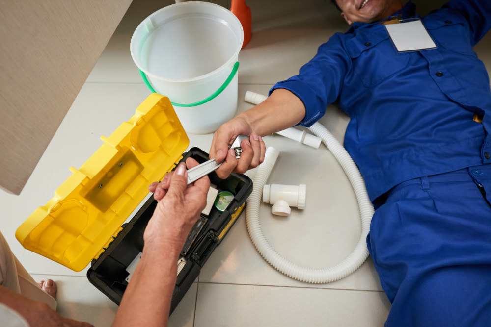 How Hiring a Plumber Near Me Solves Common Home Plumbing Issues